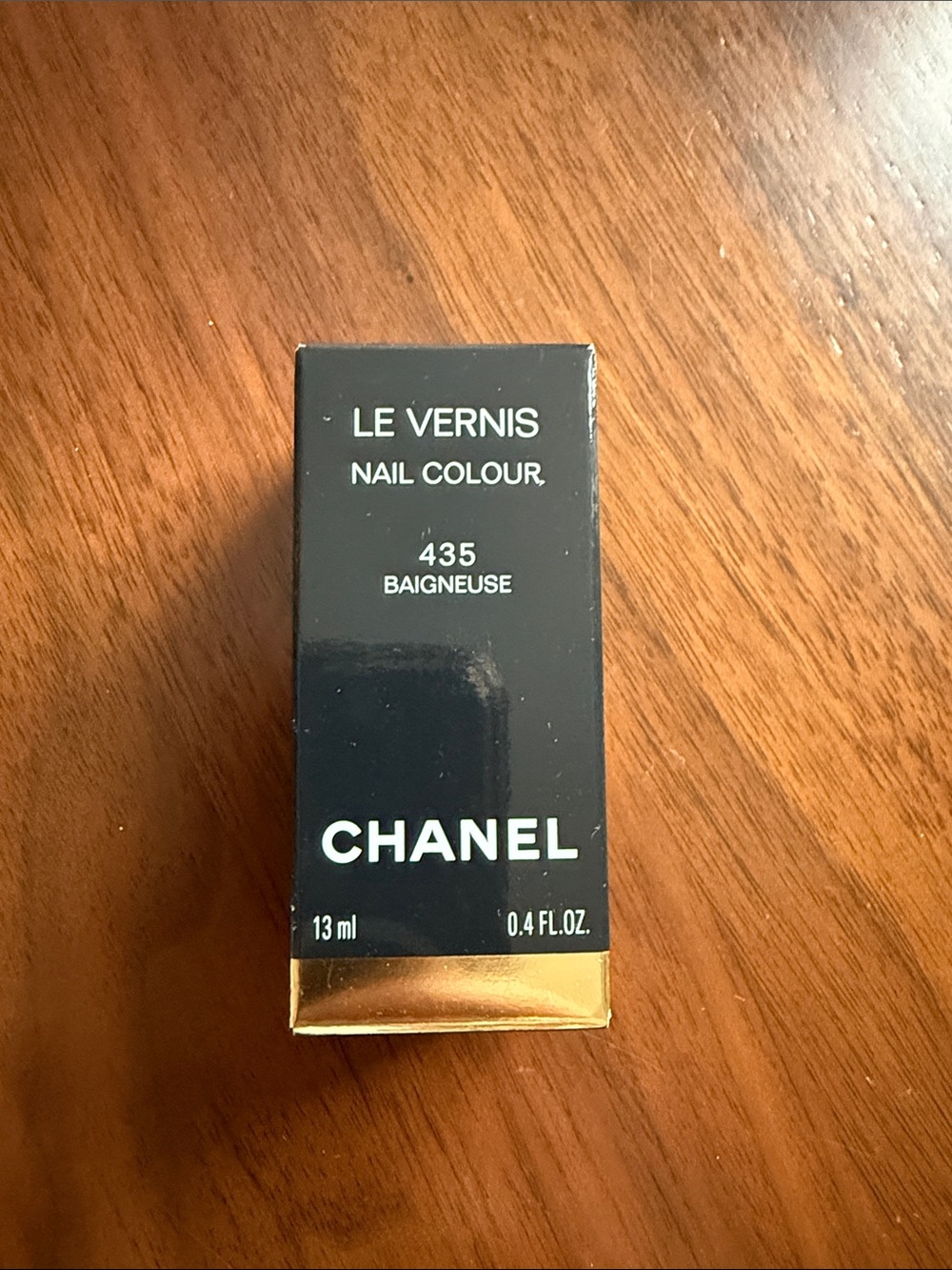 Chanel Le Vernis Nail Colour 435 Baigneuse - new